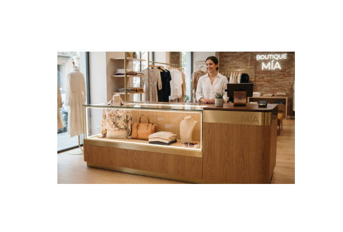 MOSTRADORES DE CRISTAL PARA TIENDAS DE ROPA
